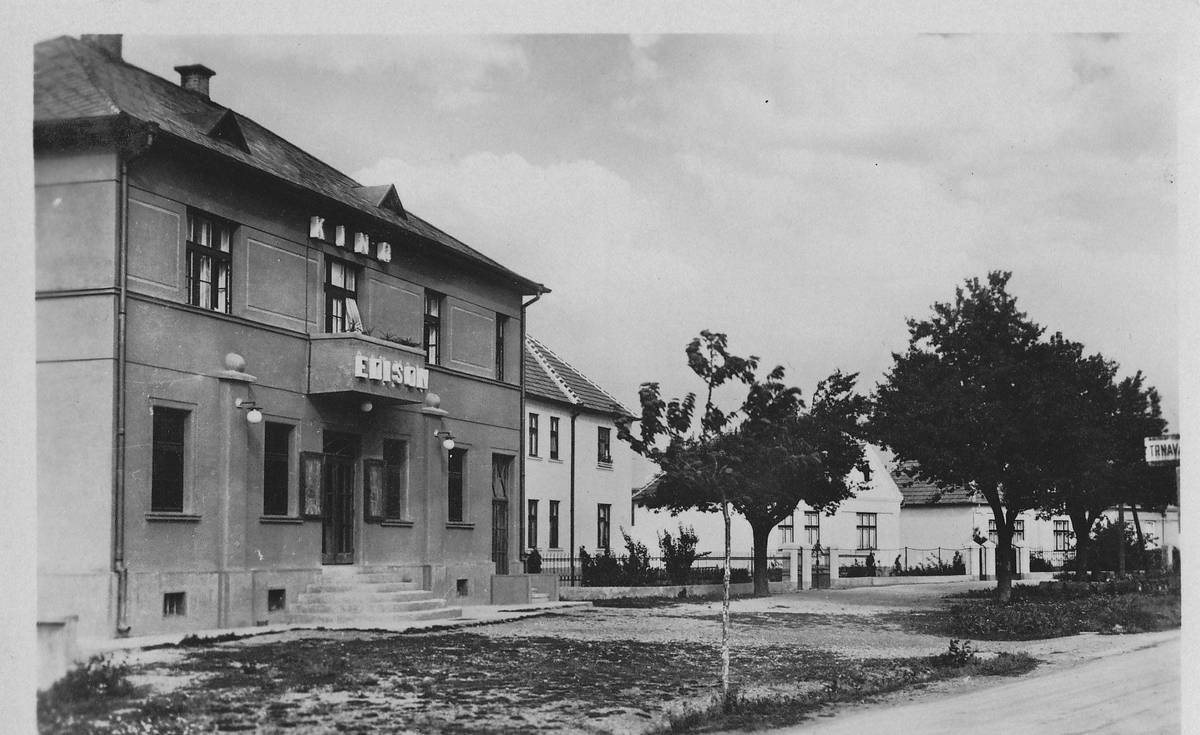 Pri príležitosti otvorenia nového kultúrneho centra vznikol krátky film Znovuzrodenie leopoldovskej Osvety o histórii kina Osveta a jeho rekonštrukcii.   Pozrieť si ho môžete na našom You Tube kanáli.