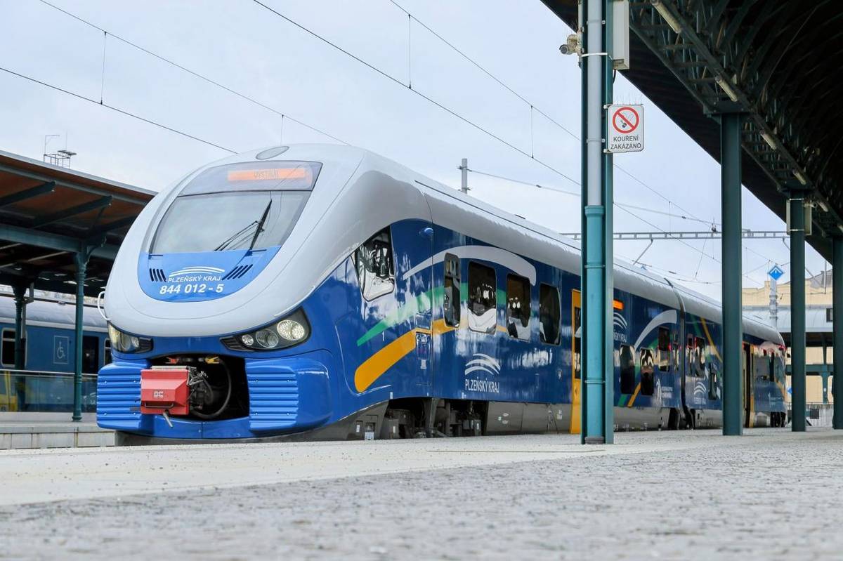 Ve dnech 25. a 26. 4. proběhne na trati Plzeň hl. n. - Domažlice výluka vlaků. Vlaky budou nahrazeny náhradní autobusovou dopravou. Zastávky náhradní autobusové dopravy i dotčené spoje jsou uvedeny v přiložených výlukových jízdních řádech.
