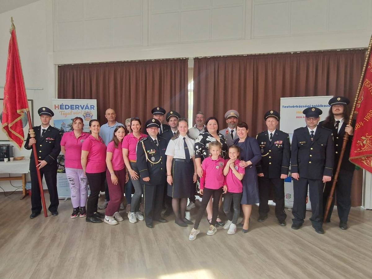 V dňoch 18. a 19. apríla 2026 sa v maďarskom Hédervári uskutočnilo nezabudnuteľné stretnutie partnerských obcí. Našu obec hrdo reprezentovala početná delegácia pod vedením pani starostky Edit Valacsai a pani poslankyne Melindy Martinskej.