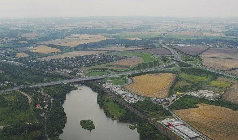 Přinášíme aktuální informace ke stavbě přeložky I/12 Běchovice - Úvaly. V příloze naleznete aktualizovaný přehled stavebních prací a dopravních omezení v důsledku stavebních činnosti a jejich výhled na tři měsíce (vydání 04/2026).
