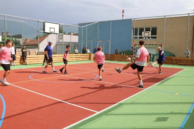 Veřejnost v Přerově získá od 1. května přehledný rezervační systém, který sjednotí půjčování školních sportovišť. Online systém má přinést řád, transparentnost a spravedlivý přístup ke všem sedmi sportovištím, která město dlouhodobě zpřístupňuje veřejnosti.                               Číst dál...