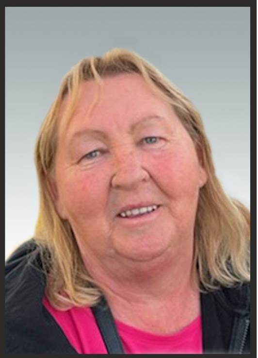 Smútiace rodiny Mokošová a Moravčíková s hlbokým žiaľom oznamujú občanom, že dňa 17. apríla 2026 náhle zomrela ich milovaná manželka, matka, stará matka a príbuzná, naša občianka Anna Mokošová vo veku 67 rokov.