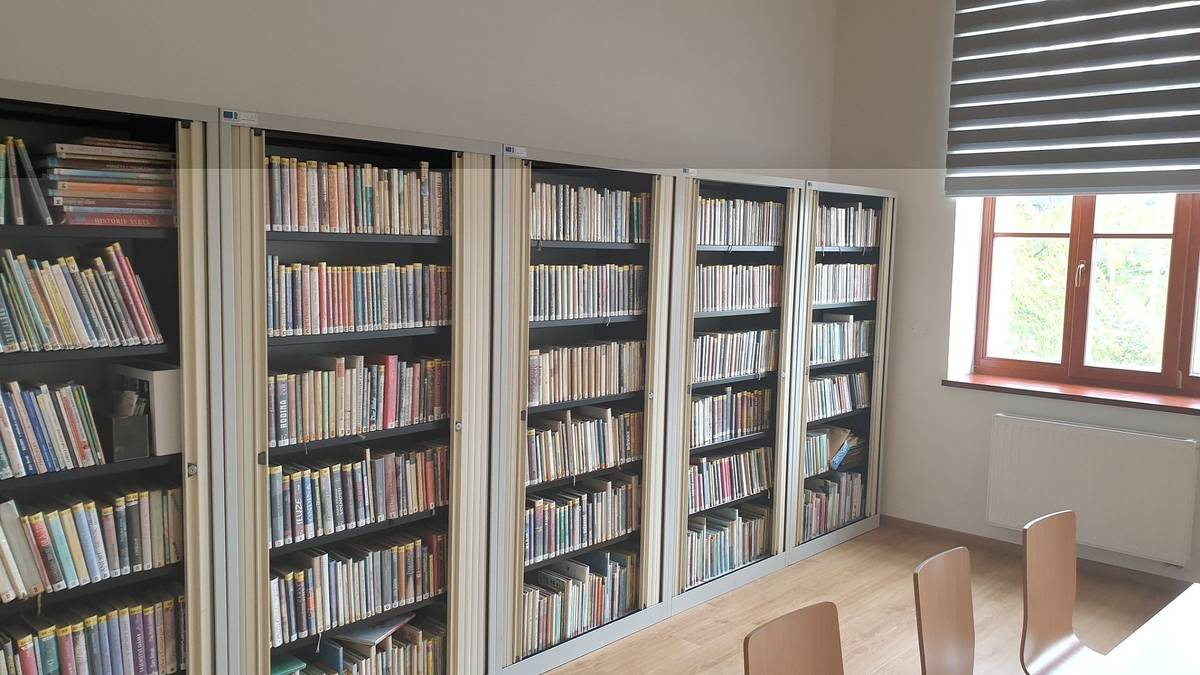 Upozorňujeme občany, že ve středu 22. 4. bude knihovna z provozních důvodů uzavřena. 👉 Pokud si potřebujete půjčit či vrátit knížky, můžete využít mimořádnou otevírací dobu dnes od 17:00 do 19:00. Děkujeme za pochopení 🙏