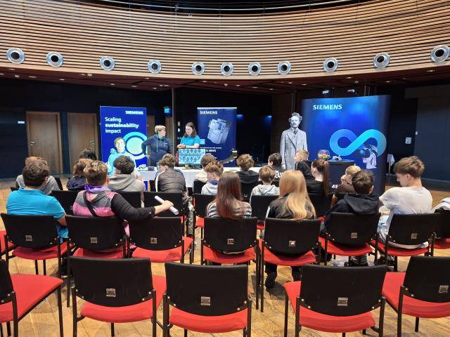 Ve čtvrtek 16. dubna hostilo trutnovské společenské centrum UFFO akci Živá knihovna povolání.                               Číst dál...