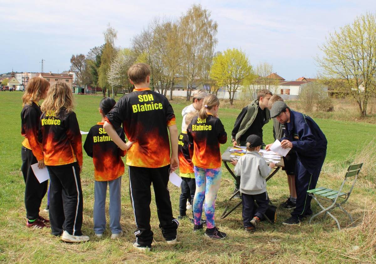 V sobotu 18. dubna odpoledne se na louce za hasičskou zbrojnicí ve Zbůchu konal 1. ročník soutěže Gíťův braňák.