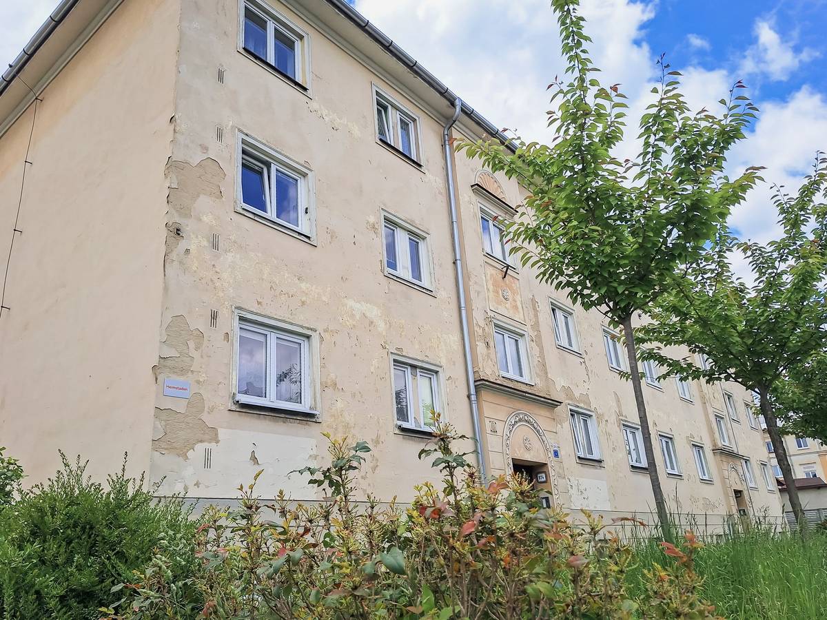 Převzetí bytového fondu od společnosti Heimstaden bylo úspěšně dokončeno. Všechny byty jsou již zapsány v katastru nemovitostí a přešly do vlastnictví městské společnosti Teplo Hlučín, která zajišťuje jejich správu. Město Hlučín tak definitivně získalo 527 bytů v 53 domech, včetně nebytových prostor a pozemků. Více na: https://bit.ly/4mJPg7L #hlucin #bytyhlucin #mestohlucin #heimstaden #okd #sfpi
