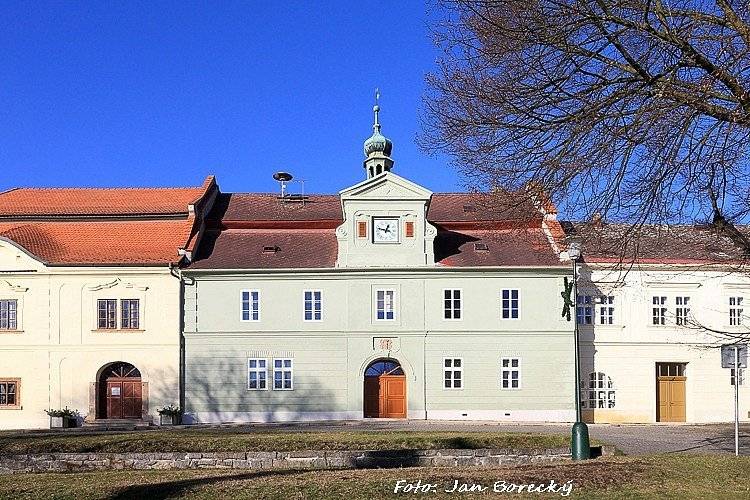 Přijďte se na radnici podělit o své názory, nápady a zkušenosti. Paní starostka se na vás těší dnes 27.04.2026 od 13 do 17 hodin.