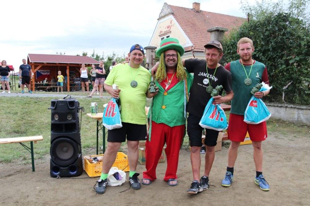 Tradiční nohejbalový turnaj trojic Vltavský vodník se letos uskuteční v sobotu 11.7.2026 od 8:30 ve Zvíroticích. Všichni jste srdečně zváni k účasti i k fandění. Přihlášky na tel. 721 756 146. Těšíme se na Vás.