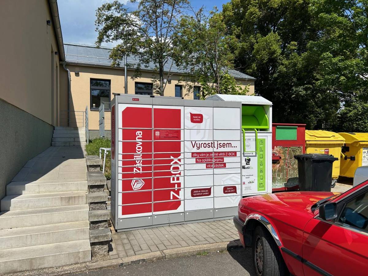Po dlouhých jednáních byl rozšířen Z-BOX, který byl stále přeplněn zásilkami.