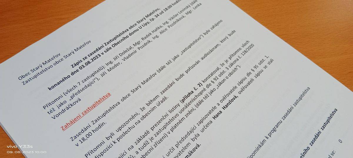 Na webových stránkách obce byl uveřejněn zápis z veřejného zasedání zastupitelstva obce Starý Mateřov, které se konalo dne 22. dubna 2026