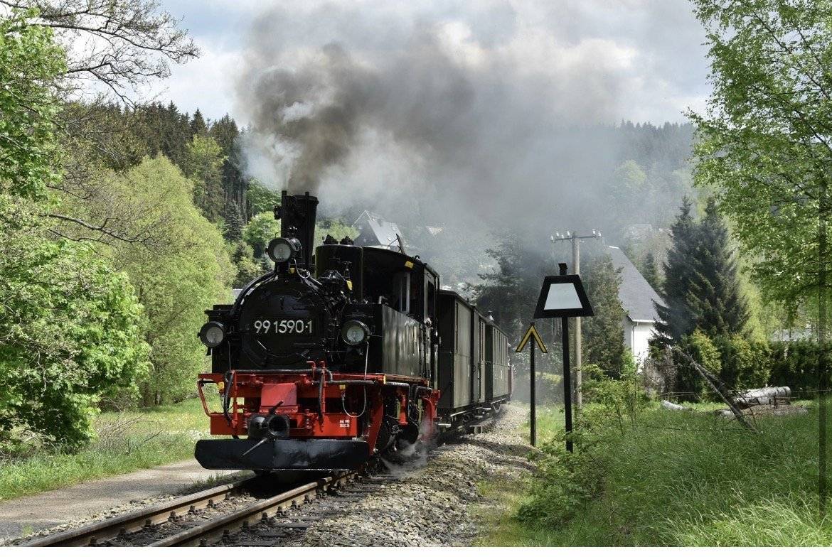 Vážení, od 1. do 3. května odstartuje dráha Preßnitztalbahn s plnou parou do nového měsíce. Další důležité informace k této akci naleznete v příloze. S pozdravem IG Preßnitztalbahn e.V. Mechthild Reuter