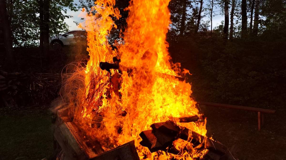 30.4. 2026 od 19:00 hodin na hřišti na Bredůvce.