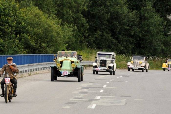 Dňa 01.05.2026 t.j v piatok sa pred Obecným úradom v Kriváni uskutoční stretnutie priaznivcov a nadšencov retro vozidiel a motocyklov v čase od 11:30 - 13:00 hod.