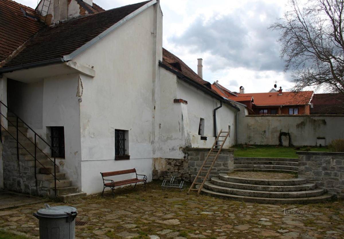 Místo Prachatice Zeměpisná šířka 49.05228 Zeměpisná délka 13.9857 Typ Památník