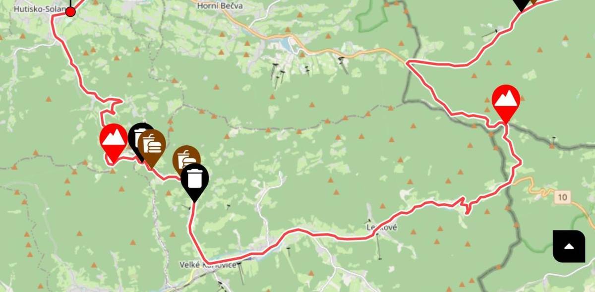 - Pálení čarodějnic u Penzionu Lúka  - Průjezd mezinárodního cyklistického závodu žen obcí  - Fotbalové utkání