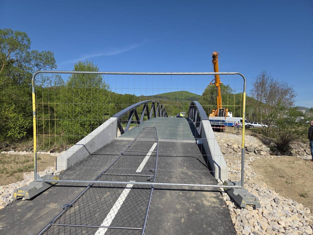 ‼️Upozorňujeme cyklistov, že lávka medzi Nemšovou a Horným Srním bude úplne uzatvorená od pondelka 27.4.2026 do štvrtka 30.4.2026...