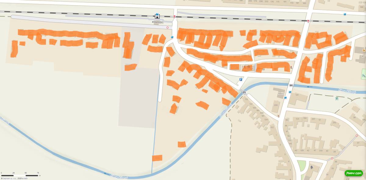 v různých částech obce viz mapky