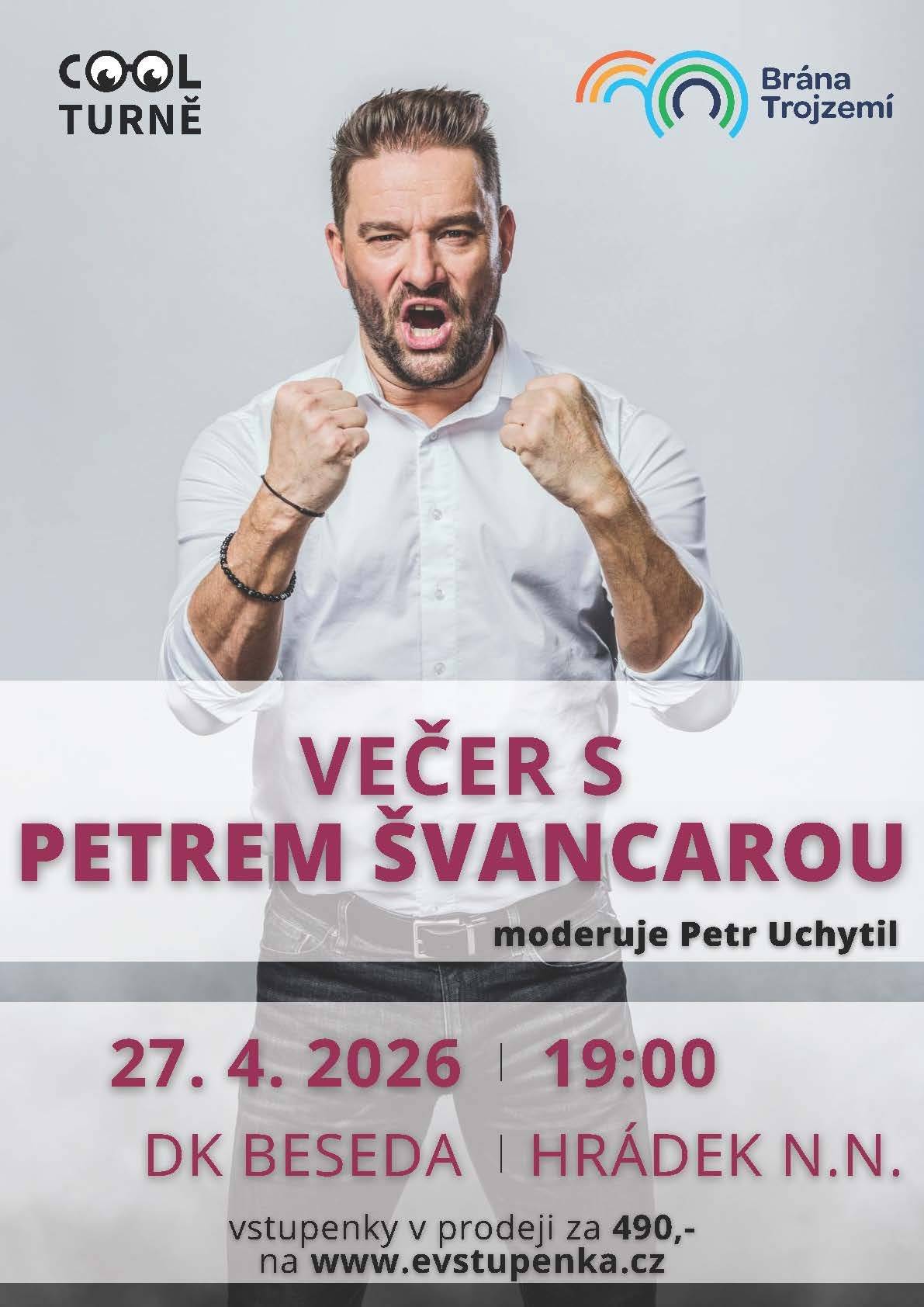 Fotbalová legenda a známý vtipálek Petr Švancara míří do Hrádku! Už dnes večer se společně potkáme v DK Beseda a bude to večer plný nekorektních historek z kabin, pikantností ze Švanciho fotbalové kariéry a nefalšovaného humoru. Večer, kde se mluví upřímně a se smíchem! Vstupenky koupíte na Evstupence nebo v Infocentru.