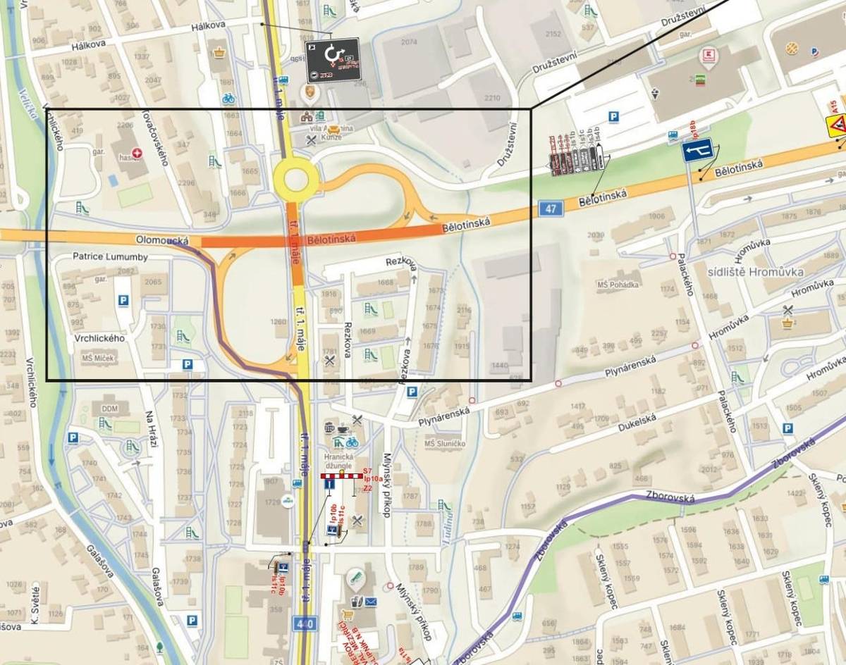 Od 29. 4. 2026 do 12. 11. 2026 probíhá uzavírka silnice II/440 v Hranicích. Z tohoto důvodu dochází ke změnám autobusové dopravy IDSOK a možné zpoždění spojů. Změny se týkají také linek obsluhujících obec Paršovice. Podrobné informace naleznete níže nebo na webu IDSOK.