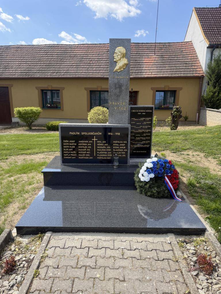 Rádi bychom Vám připomněli den a průběh osvobození naší obce spojenci od vojsk nacistického Německa. Dne 28.4.2026, to bude již 81 let.