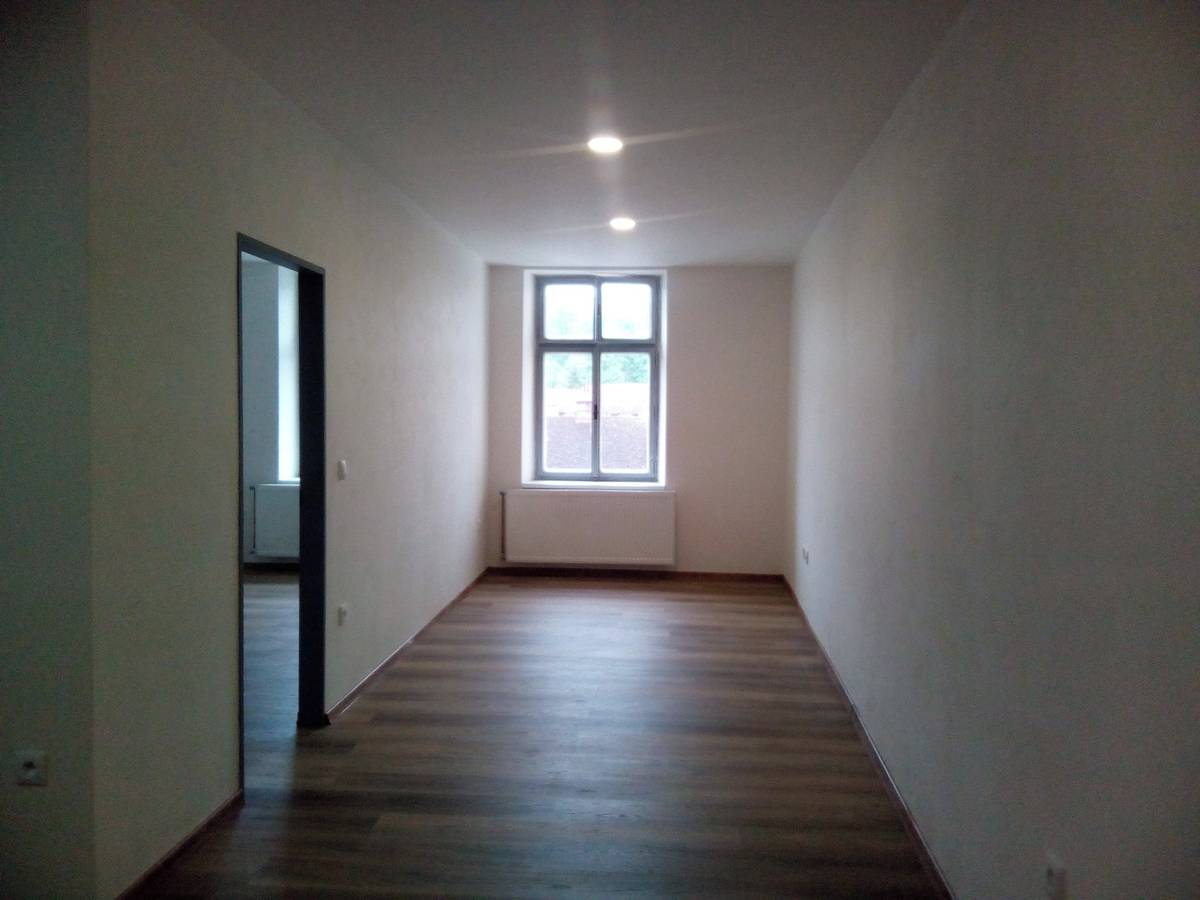 Město Hostinné uveřejňuje záměr pronajmout městský byt č. 6 o velikosti 2+kk (59,48 m2) v domě čp. 56 v ul. Dolní brána v Hostinném.  📅 Prohlídka bytu proběhne dne 13.05.2026 od 16:10 h do 17:00 h 📅 Termín pro podání nabídek: do 18.05.2026 do 10:00 h.  📍 Bližší informace naleznete na internetových stránkách města Hostinné www.hostinne.info, na úřední desce nebo na MÚ Hostinné u Kateřiny Cilerové, kancelář č. 26, 499 404 723, majetek.nebyty@muhostinne.cz.