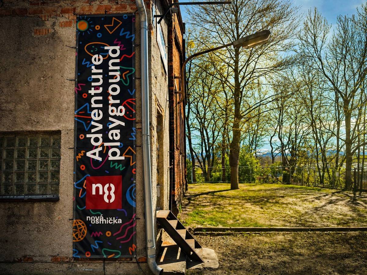 V pátek 1. května ve Frýdku-Místku otevře své brány dobrodružné dětské hřiště Adventure Playground. Půjde o první hřiště tohoto typu v Moravskoslezském kraji. Projekt finančně podpořilo také samo město. Vstup bude zdarma, pro děti do 6 let pouze s doprovodem. Čtěte na webu zde: VE FRÝDKU-MÍSTKU SE OTEVÍRÁ UNIKÁTNÍ DĚTSKÉ HŘIŠTĚ ADVENTURE PLAYGROUND. PRVNÍ V KRAJI | Frýdek-Místek