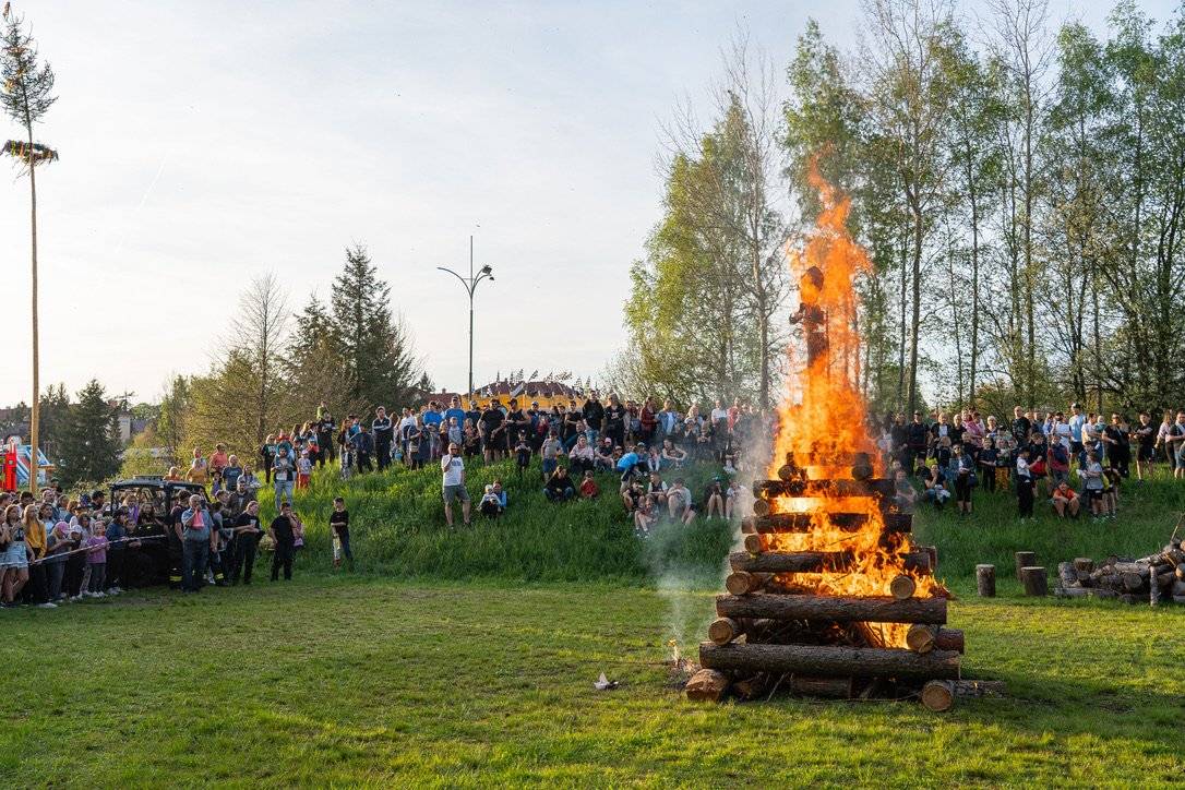Čtvrtek 30. dubna  KINO Na skok do divočiny - 17 hod. Ďábel nosí Pradu 2 - 20 hod. OSTATNÍ AKCE Pálení čarodějnic - Areál BVC - 14 - 22 hod. Pátek 1. května KINO Super Mario galaktický film - 17 hod. Ďábel nosí Pradu 2 - 20 hod. Sobota 2. května KINO Rally: Od Paříže k pyramidám – 15 hod. Hurvínkova cesta do Tramtárie – 17 hod. Michael – 20 hod. Neděle 3. května KINO Lojza a Pepa: Žíznivé dobrodružství kamarádů včelky Máji – 15 hod. Michael – 17 hod. Ďábel nosí Pradu 2 – 20 hod. Změna programu vyhrazena.