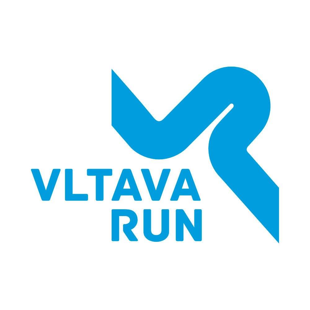 13. ročník štafetového běžeckého závodu VLTAVA RUN 2026 povede poprvé přes městys Strážný. Termín:              9. – 10. 5. 2026 Start:                 Zadov – Churáňov Cíl:                     Praha Hamr Braník Počet týmů:      330 Délka trasy:      375 km Letošní závod povede poprvé přes městys Strážný a dál směrem na Hliniště a Lenoru ...  V sobotu 9.5.2026 od 5:30 do 16:00 bude z tohoto důvodu v obci zvýšený počet a pohyb lidí a aut. Roubenka bude využita jako odpočinkové místo a parkoviště u č. p. 2 a 3 bude vyhrazeno jako stanoviště pro střídání štafetových závodníků. Nebude zde možné v tomto časovém období parkovat. (za což se předem omlouváme, ale věříme, že pro cíle projektu VLTAVA RUN rádi využijete dočasně jiné místo) Více informací najdete na webové stránce VLTAVA RUN 2026.