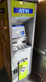 Bankomat sítě ATM Point v restauraci Sad Man's Tongue Bar & Bistro, Konviktská 1055/7, Praha 1. Restaurace přijímá jen hotovost. (01. 04. 2026)