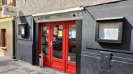 Bankomat sítě ATM Point v restauraci The Street Burgers, Konviktská 261/11, Praha 1. Restaurace přijímá jen hotovost. (01. 04. 2026)