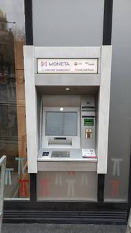ATM MONETA Bank na rohu ulice Krakovská, Václavské náměstí 802/56, Praha 1 (01. 04. 2026)