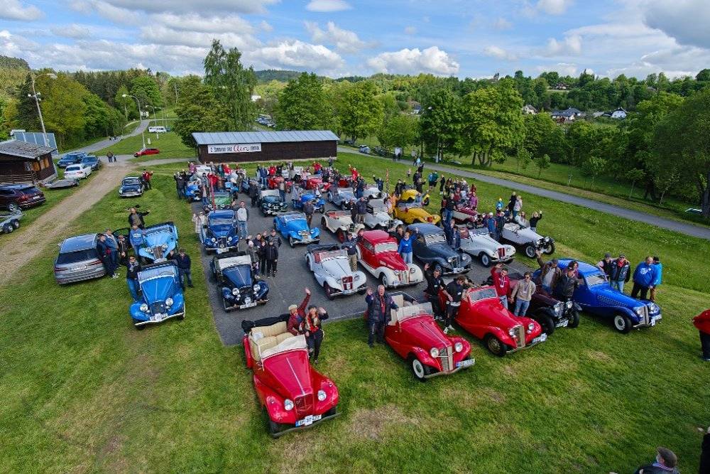 AERO CAR CLUB VIMPERK vás ve dnech 15. 5. až 17. 5. 2026 zve na sraz veteránů v areálu Vodník.🚗🚕🚙  Více informací o akci www.accvimperk.cz