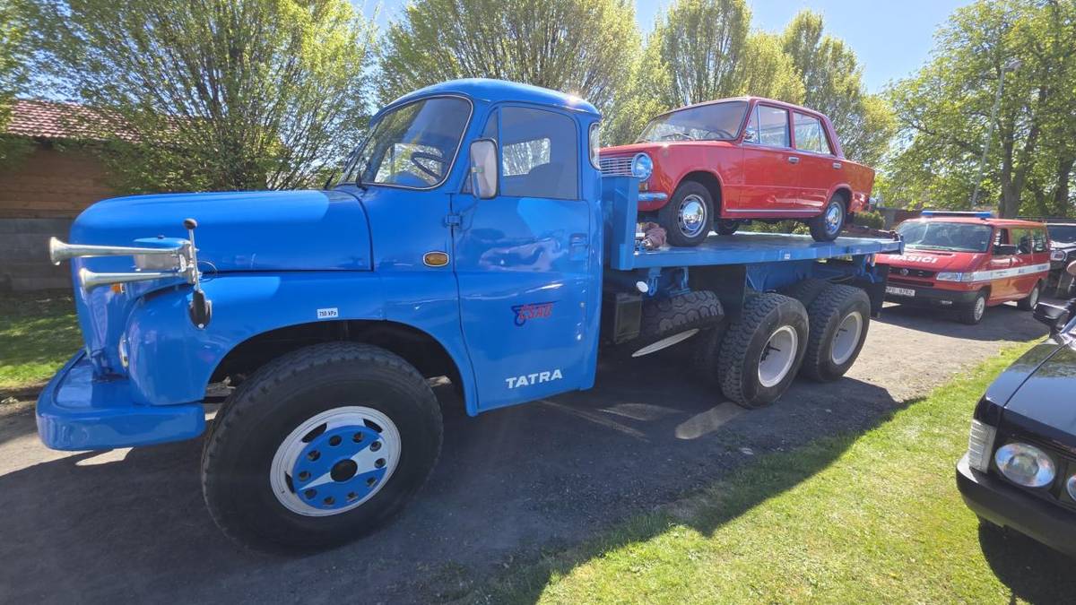 Trabant klub Nesuchyně s SDH Milostín a SDH Mutějovice uspořádal retro akci s jízdou veteránů.