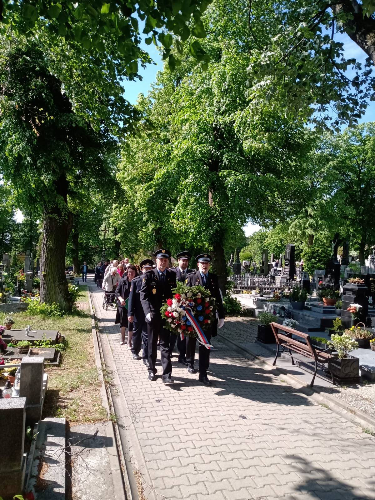 Připomeňte si s námi v pátek 8. května 81. výročí konce druhé světové války v Evropě. U památníků na lyském hřbitově společně uctíme všechny oběti, které si konflikt vyžádal v našem městě, ale také v celé zemi, Evropě a ve světě. Pietní ceremoniál začne v 9:00 na hřbitově v Lysé nad Labem.