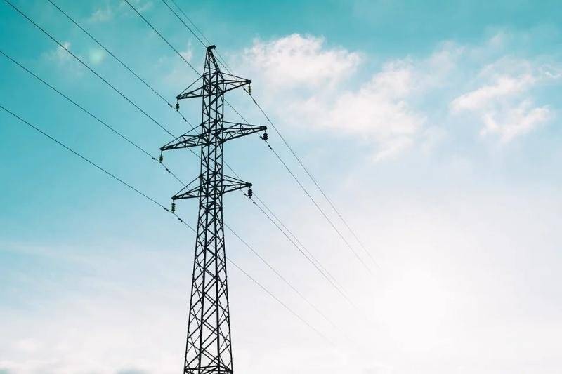 Dle informace od distributora el. energie dne 26. 5. 2026 od 7:30 do 11:00 hodin dojde v části obce k odstávce. Plánovaná odstávka elektřiny zahrnuje tyto lokality: Hlavní: č. p. 399, 589 Na Blatech: č. p. 427, 430, 436, 437, 438, 451, 453, 496, 508, 512, 519, 558, 563, 578, 663, 668 Na Rejdišti: č. p. 329, 419-423, 425, 426, 435 Nad Babím dolem: č. p. 311, 316, 322, 334, 339, 365, 371, 385, 396, 401-416, 559 Novoveská: č. p. 431, 433, 439, 500, 501, 502, 579, 675 U Mratínky: č. p. 429, 432, 443, 468, 503, 510, 566, 567, 573, 574, 605, 606 V Lánech: č. p. 330, 388 Ve Slatinách: č. p. 469, 483, 484, 495, 594, 595 Dále parcelní č. 205/89, 205/94, 205/200, 205/242, 205/545, 205/564