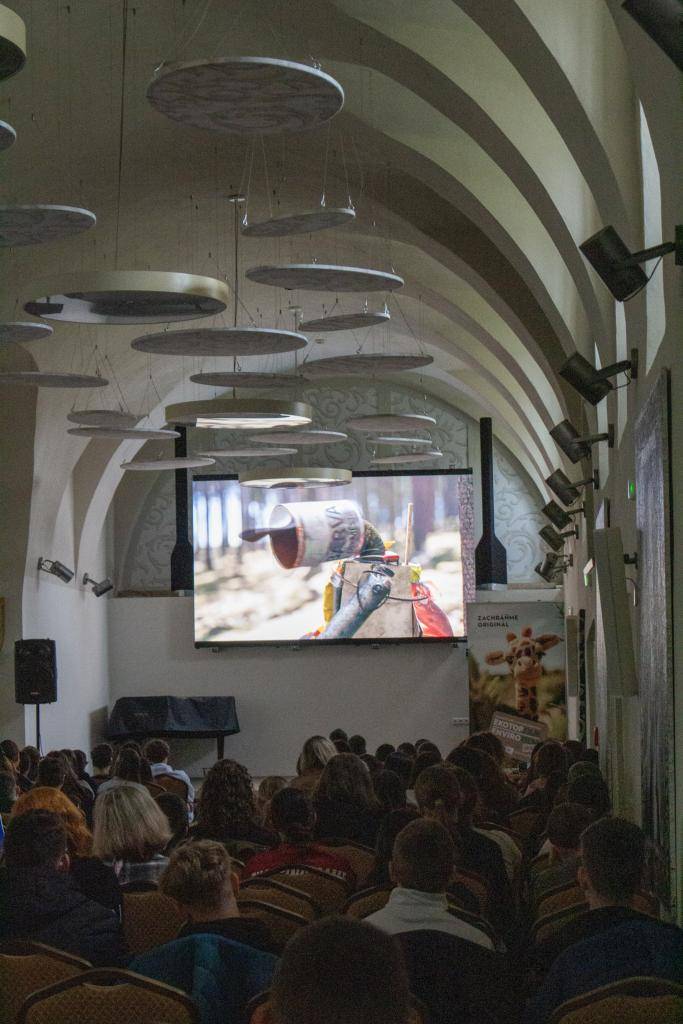 Mesto Holíč aj v tomto roku patrilo medzi zastávky Medzinárodného festivalu filmov o udržateľnom rozvoji EKOTOPFILM – ENVIROFILM. Podujatie prinieslo divákom všetkých vekových kategórií sériu dokumentárnych snímok venovaných životnému prostrediu, ochrane prírody a ďalším ekologickým témam.
