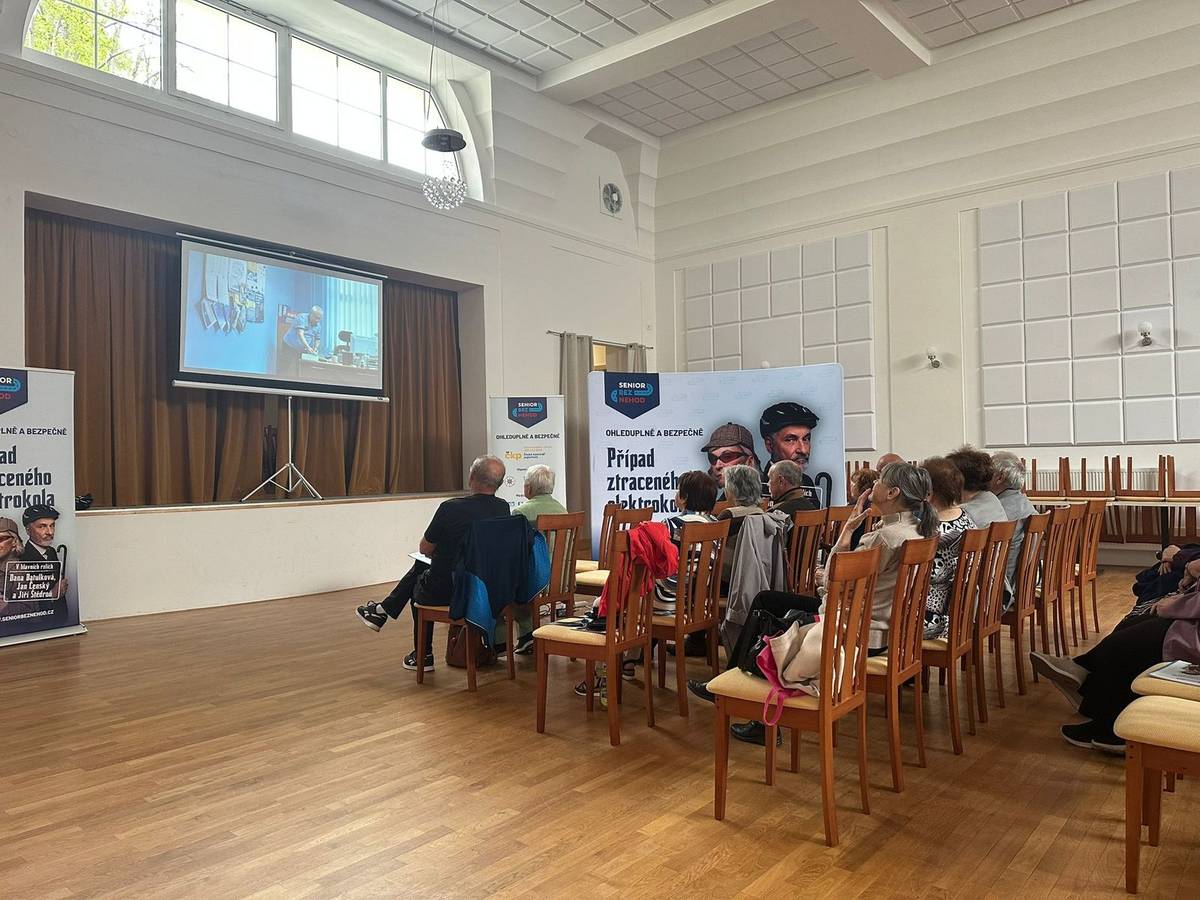 V rámci projektu Senior bez nehod proběhlo ve středu 6. května 2026 v 17:00 hodin v Penzionu a restauraci Eden filmové představení s živým moderovaným doprovodem "Případ ztraceného elektrokola". Tato interaktivní detektivní komedie byla spojená s přednáškou o bezpečnosti v dopravě.