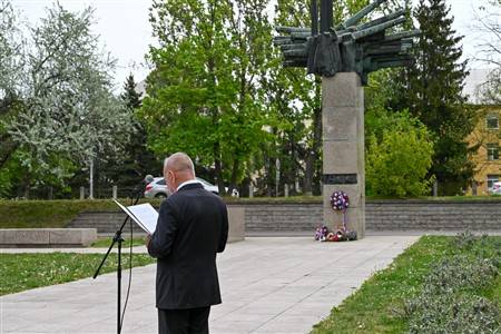 Mesto Martin si aj tento rok uctilo Deň víťazstva nad fašizmom pietnou spomienkou pri Pamätníku Slovenského národného povstania v mestskej časti Sever. Podujatie sa konalo symbolicky deň vopred a je dlhoročnou tradíciou, ktorou si mesto pripomína nielen historické udalosti, ale aj ich význam pre súčasnosť.