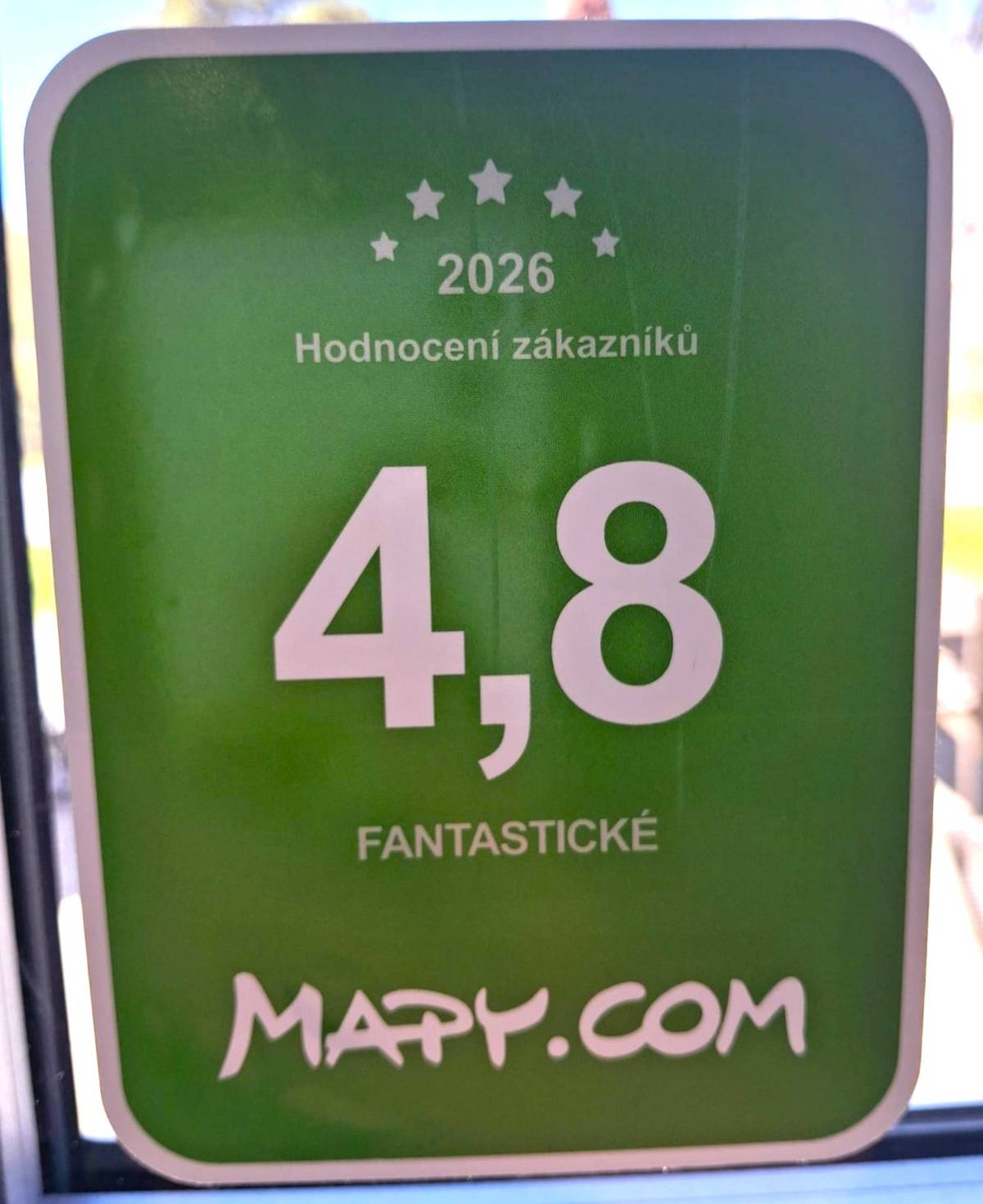 Česká navigační a topografická služba Mapy.cz na základě recenzí, které vytvořili přímo uživatelé, udělila Penzionu a restauraci Eden symbol kvality za rok 2026 - samolepku s hodnocením zákazníků 4,8.