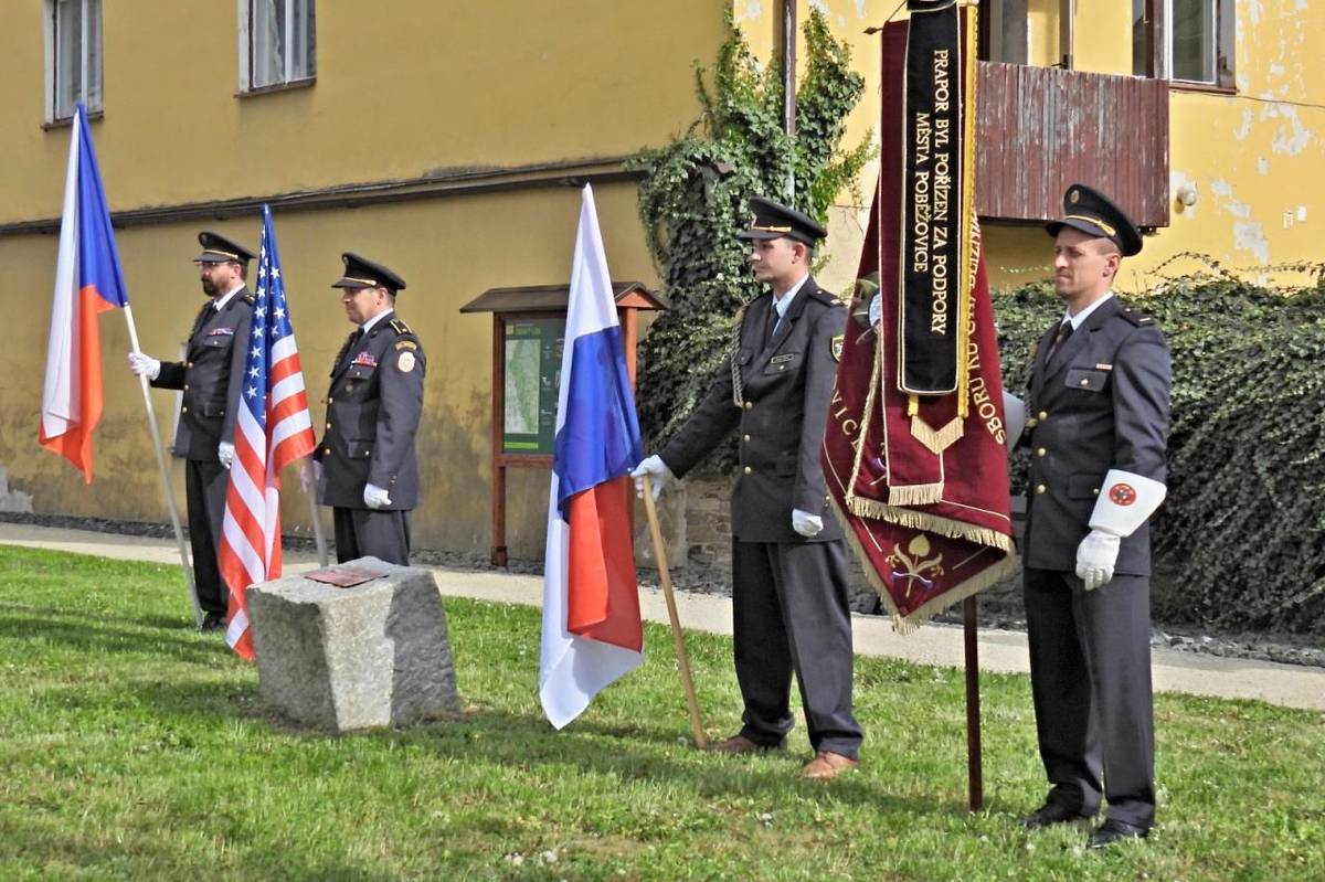 V závěru dubna a na začátku května proběhly v Poběžovicích dvě významné pietní události, které připomněly zásadní okamžiky našich dějin.