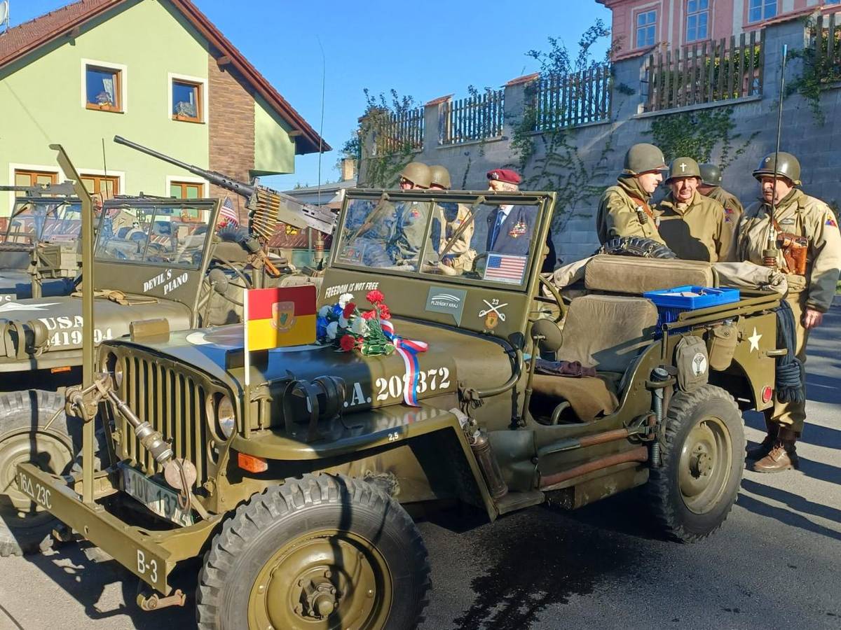 V sobotu jsme si připomněli výročí osvobození naší obce americkou armádou. Květiny byly položeny u památníku americké armády, u památníků obětí 1. a 2. světové války i u pamětní desky Josefa Žižky na počest padlých a osvoboditelů.