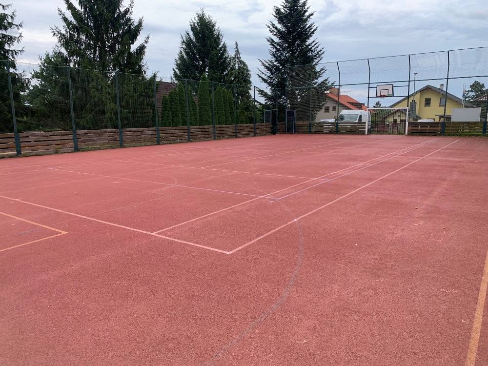 Ve středu 6. 5. začne realizace osvětlení multifunkčního hřiště na obecní zahradě. Vstup na hřiště a jeho blízké okolí bude omezený. Prosíme dbejte pokynů stavby a pracovníků realizační firmy a důsledněji hlídejte své děti. Realizace by měla být hotova do konce týdne.   Děkujeme za pochopení