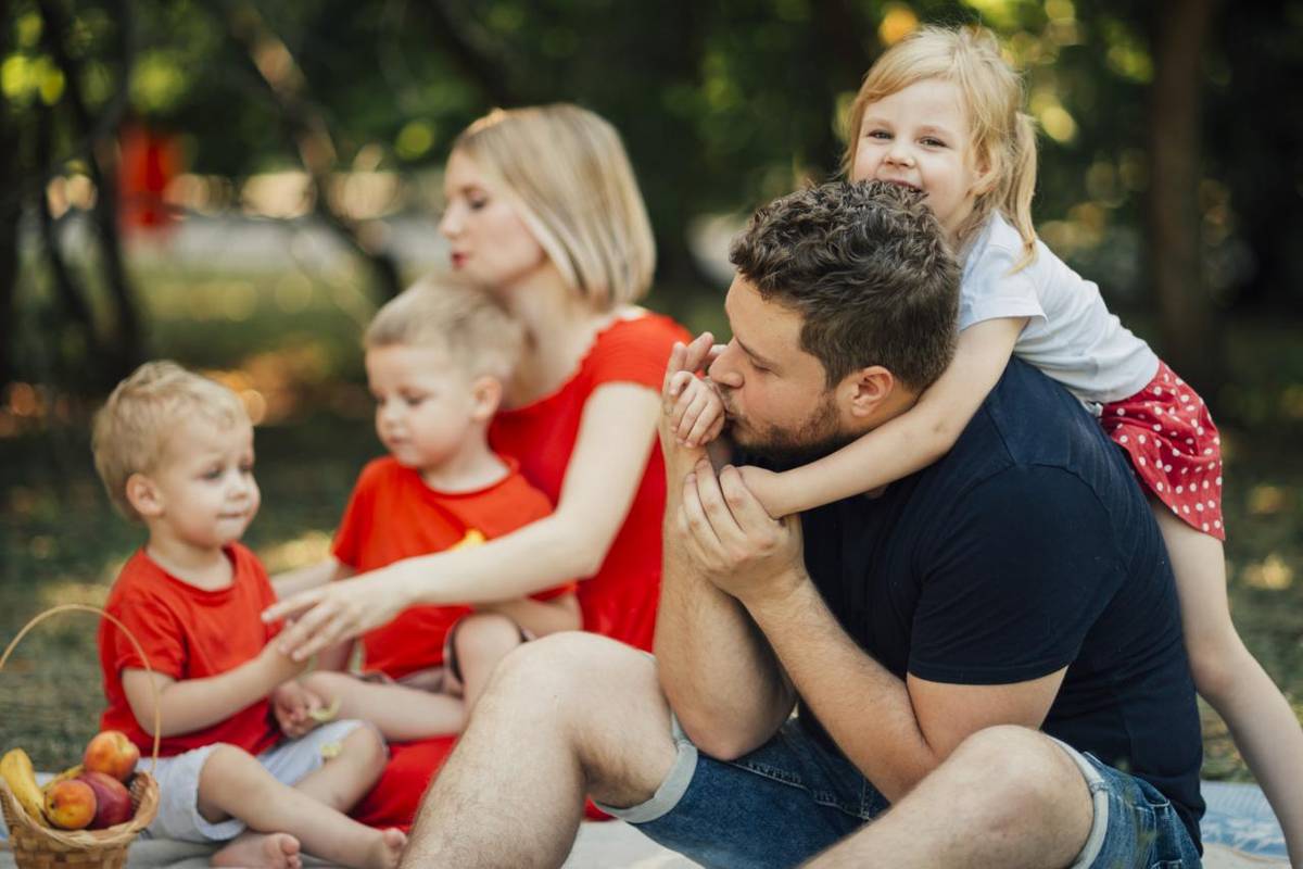 Přijďte si s vašimi dětmi užít společné odpoledne plné zábavy!    Zveme vás na Rodinný den ve Zbůchu, který se koná 10. května 2026 od 14 do 17 hodin na louce za hasičskou zbrojnicí ve Zbůchu.