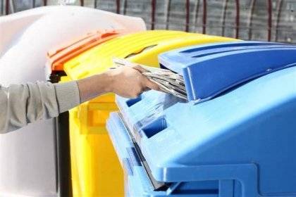Byly umístěny u prodejny COOP, horní prodejny a na parkovišti Pod Kaštany