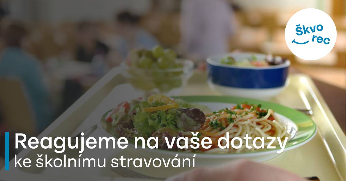 Mnoho z vás se na nás jako na zřizovatele školy dlouhodobě obrací s otázkou, zda je možné zajistit dětem kvalitnější stravu. Víme, že část rodičů se v minulosti do hledání vhodného dodavatele pustila sama -  pokaždé však aktivita narazila na příliš velkou vzdálenost, nedostatečnou kapacitu nebo nepřijatelné navýšení ceny. Tentokrát jsme našli konkrétní řešení. Zastupitelům se podařilo předjednat dodávky obědů ze svazkové školy Lošbates v Louňovicích. Škola není daleko, vedoucí jídelny má výborné reference a při naší návštěvě nás příjemně překvapilo, že děti vracely jen minimum zbytků - bylo vidět, že jim jídlo chutná. Ve škole se připravuje jen jedno jídlo a jeho dietní varianty. Děti tak nemají možnost kličkovat kolem zdravějších variant a kuchaři umí chytře pracovat i se surovinami, které děti zrovna nemají v oblibě. Vaří se z kvalitních a čerstvých surovin - navýšení ceny oproti stávajícímu dodavateli přitom činí jen 8 Kč na porci, tedy přibližně 160 Kč měsíčně. Jak dál? Nabídku jsme předložili paní ředitelce škvorecké ZŠ a nabídli jsme i pomoc s logistikou a potřebným vybavením pro převoz jídel. Změna dodavatele však aktuálně není její prioritou a paní ředitelka se rozhodla anketu mezi rodiči, kterou jsme navrhli jako první krok, zatím neuskutečnit. Rozhodnutí o výběru dodavatele stravy je plně v pravomoci ředitelky školy a zřizovatel do něj nemůže zasahovat. Věříme, že zpětná vazba rodičů může být pro další rozhodování vedení školy důležitým podnětem. Pokud vám na kvalitě stravování záleží, můžete to paní ředitelce vědět - přímo, prostřednictvím školské rady nebo na nejbližším setkání s vedením školy.