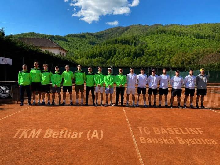TKM Betliar sa udržal v extralige mužov!  Víťazstvo 4:3 nad TC BASELINE Banská Bystrica znamená, že Betliar zostáva v extralige aj v sezóne 2027!  Srdečne gratulujeme a sme pyšní.