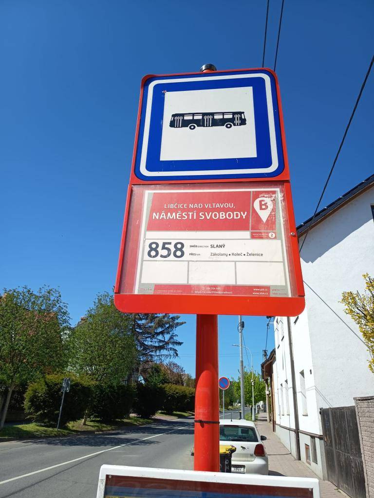 V pondělí 25. 5. 2026 se paní starostka Petra Pelešková zúčastní jednání starostů v Tuchoměřicích, kde se bude řešit budoucnost autobusových linek v regionu, včetně naší linky 858 z Libčic nad Vltavou. Podělte se s námi o Vaši zkušenost i vy. Děkujeme!