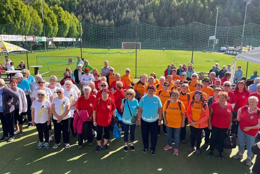 Klub seniorů Havlovice pořádá ve středu 13. 5. 2026 od 9 hodin ve sportovním areálu Havlovice, 2. ročník Sportovního dne seniorů Královéhradeckého kraje. Do soutěžního dne je přihlášeno 30 družstev. Soutěžit se bude v hodu na koš, discgolfu, hodu tenisovým míčkem na cíl, minigolfu a v doplňkových disciplínách nordic walking a jízda na koloběžce. Loňské vítězství obhajují Havlovice, za které letos nastoupí hned tři týmy. Přejeme našim seniorům hodně štěstí a sportovních úspěchů!