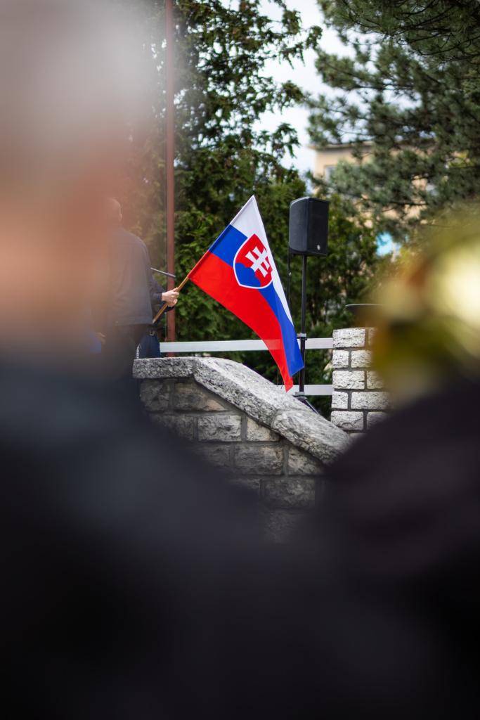 Mesto Svit si vo štvrtok 7. mája 2026 dôstojne pripomenulo 81. výročie Víťazstva nad fašizmom pietnym aktom kladenia vencov pri Pamätníku padlým hrdinom.