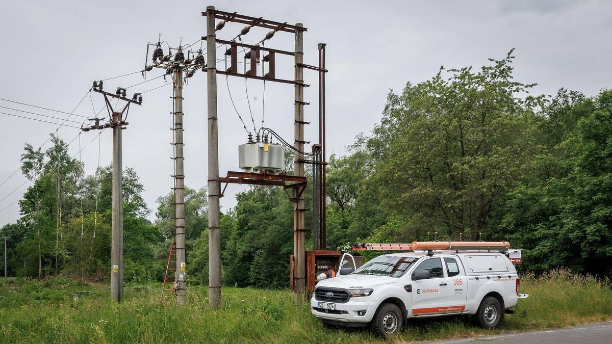 Jménem provozovatele distribuční soustavy společnosti ČEZ Distribuce, a.s. informujeme o plánovaném přerušení dodávky elektřiny ve čtvrtek 14. května 2026 od 07:30 do 18:00 hodin v části města Havířov - Šumbark  Korunní č. o.  1, 2, 3, 4, 6 Osadnická č. o.  2, 2a, 4, 4a, 4b, 6, 6a, 8, 8a, 10, 10a, 12, 14, 16, 18, 20, 22 Petřvaldská č. o.  112, 116 U Jelena č. o.  1, 1d, 1e, 1f, 3, 6, 6a, 6c plánovaná odstávka č. 110061084940